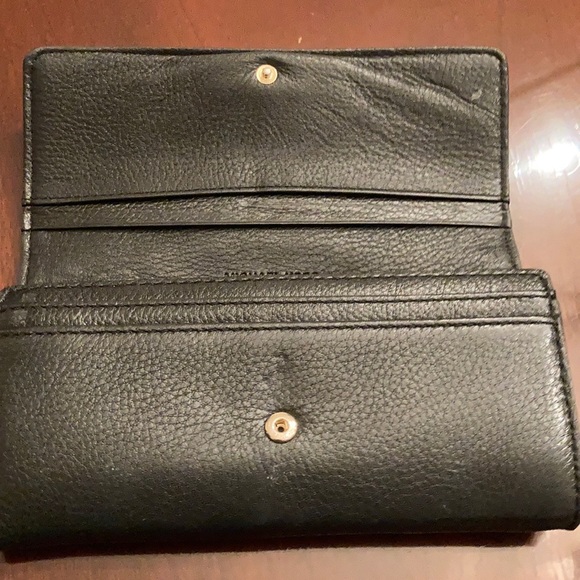 Michael Kors wallet - Picture 2 of 5